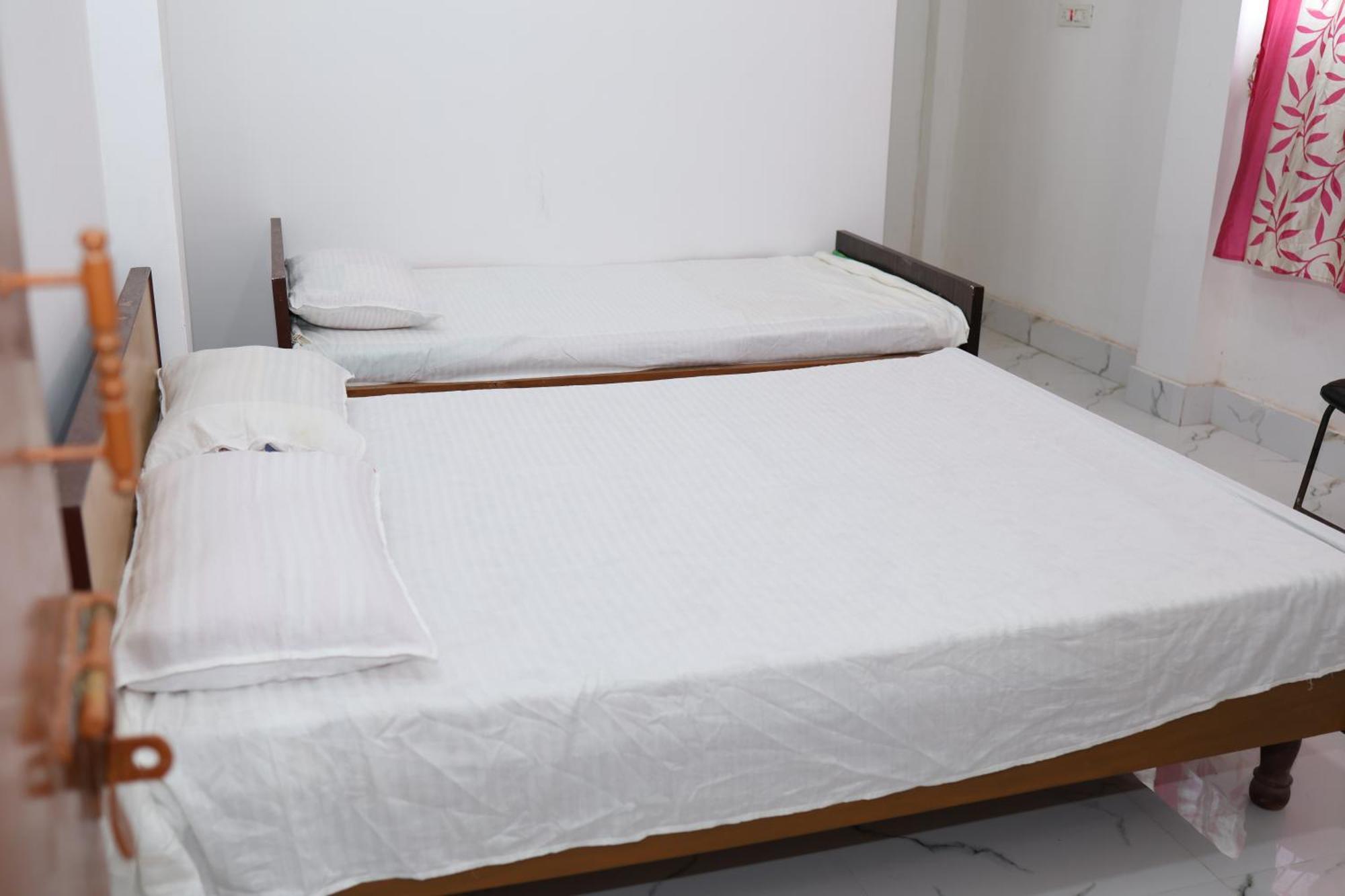 Kriya Yoga Wellness Hotel Dhablat Exterior photo